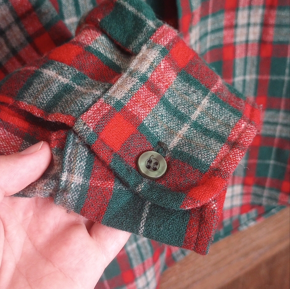 Woolrich Wool Shirt Button Down | Overshirt Plaid Green Red Gray Grey - Picture 4 of 7